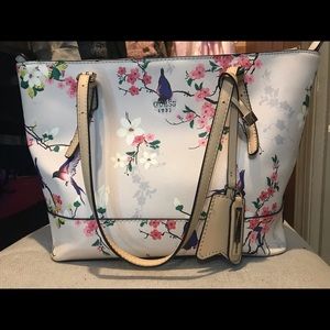 Guess bird and floral handbag/tote